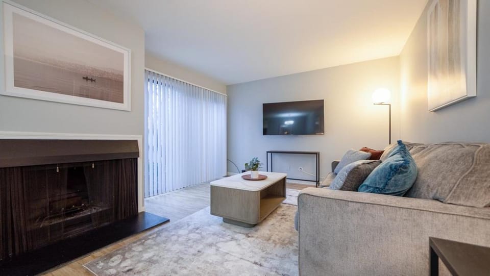 Landing Modern Apartment with Amazing Amenities (ID7684X4) Apartment in Lexington