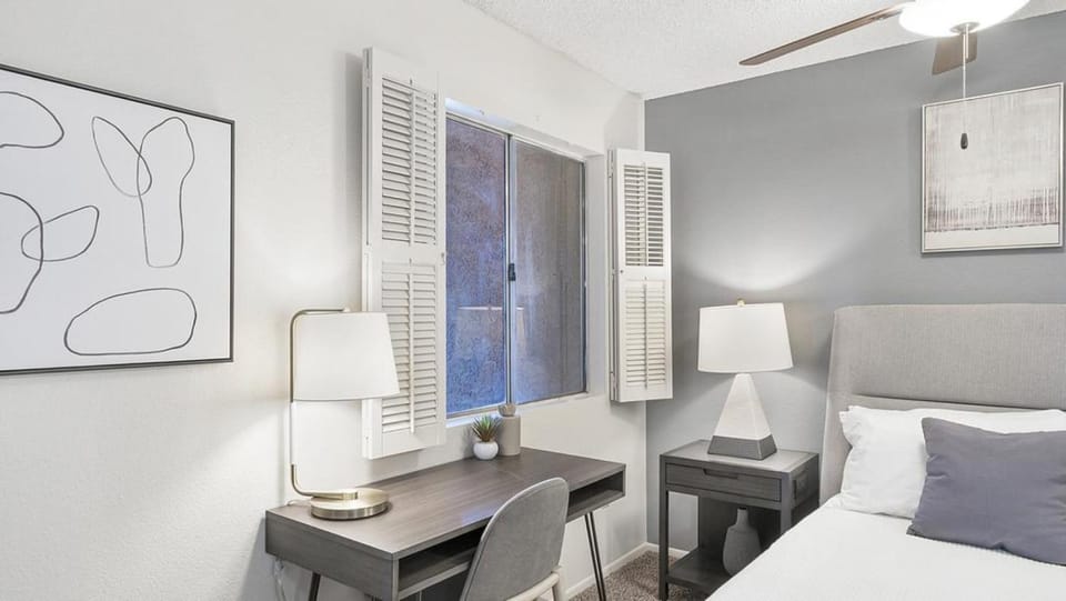 Landing Modern Apartment with Amazing Amenities (ID9297X17) Apartment in Glendale