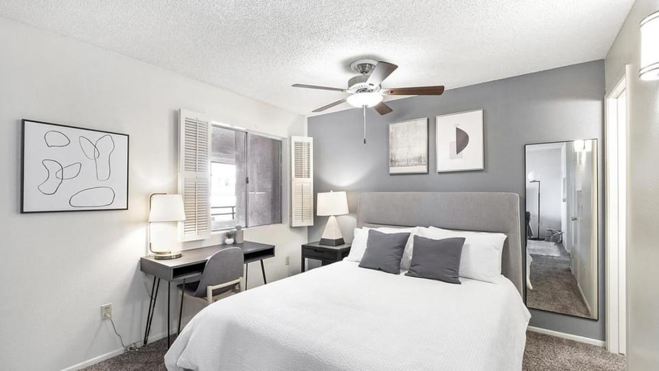 Landing Modern Apartment with Amazing Amenities (ID9297X17) Apartment in Glendale