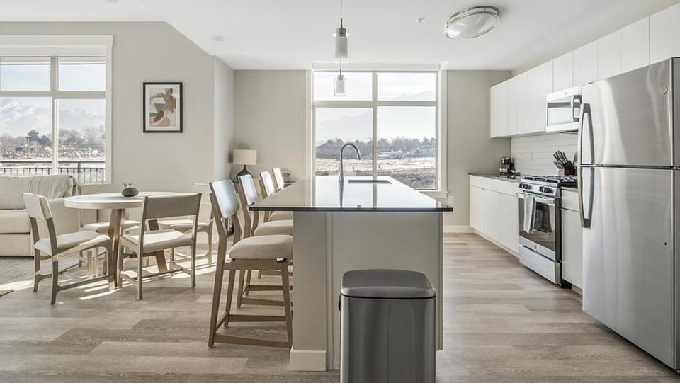 Landing - Modern Apartment with Amazing Amenities (ID1267X064) Apartment in Sandy