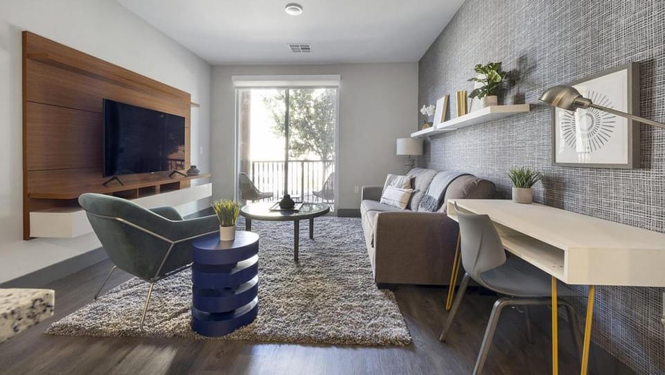 Landing - Modern Apartment with Amazing Amenities (ID6298X53) Apartment in Aurora