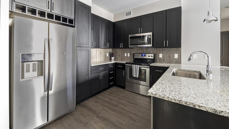 Landing - Modern Apartment with Amazing Amenities (ID6298X53) Apartment in Aurora