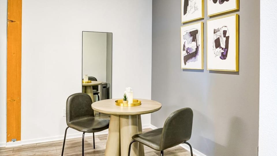 Landing - Modern Apartment with Amazing Amenities (ID8273X03) Apartment in Venice Beach
