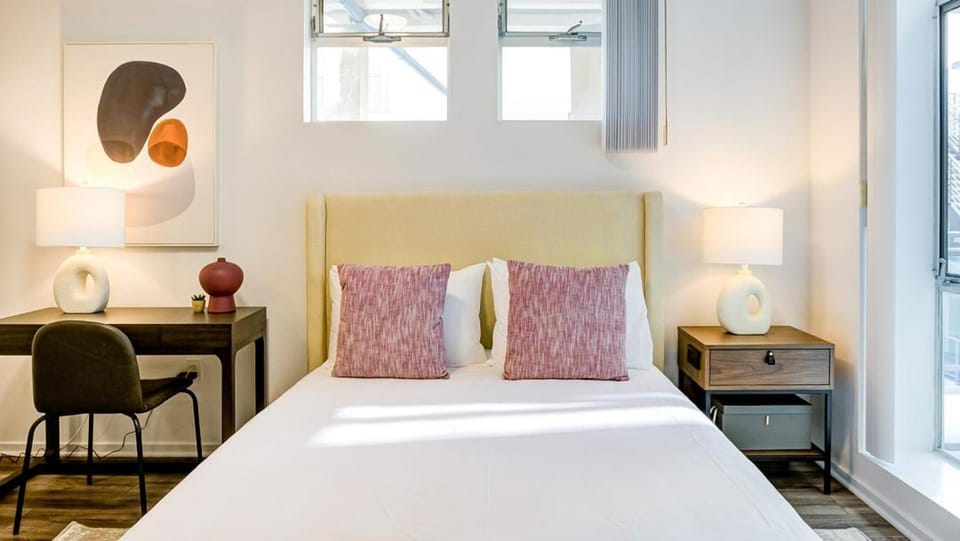 Landing - Modern Apartment with Amazing Amenities (ID8273X03) Apartment in Venice Beach