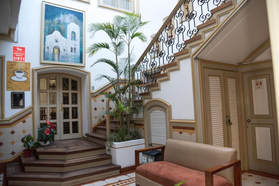 Living room, Lobby or reception