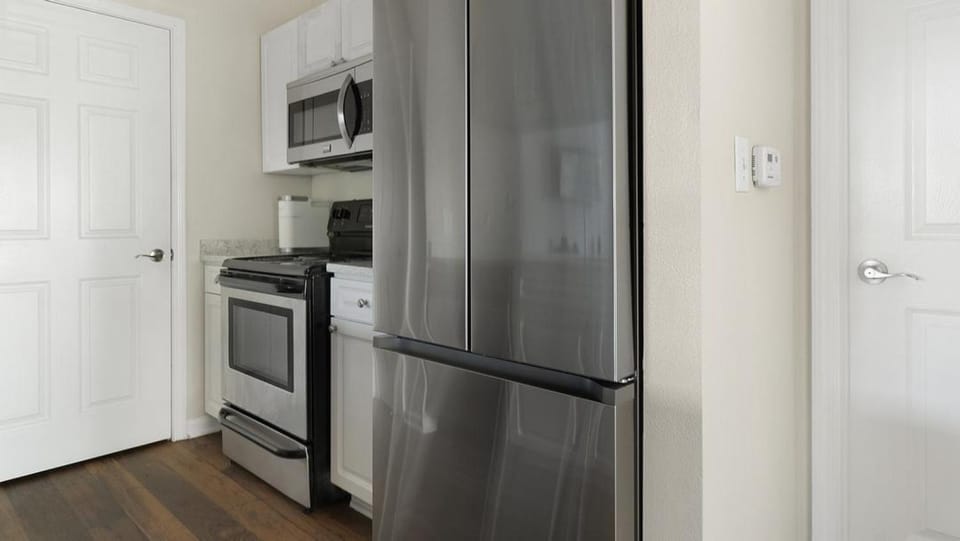 Landing - Modern Apartment with Amazing Amenities (ID1364X008) Apartment in Raleigh