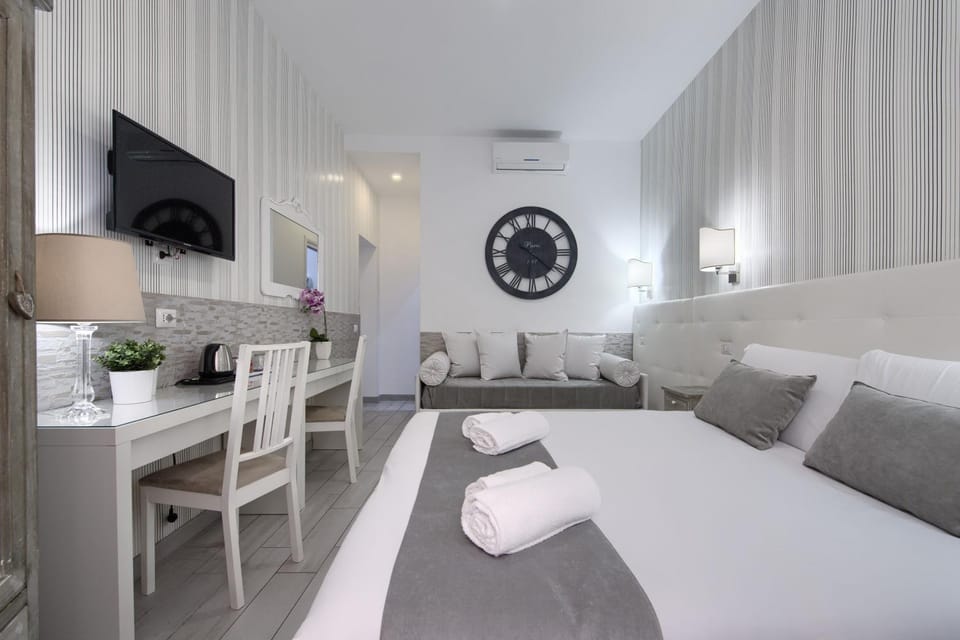 Bathroom, Coffee/tea facilities, Bedroom