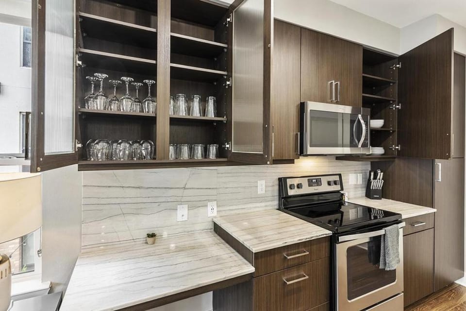 Landing - Modern Apartment with Amazing Amenities (ID4225X45) Apartment in Austin