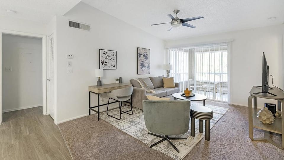 Landing - Modern Apartment with Amazing Amenities (ID1249X835) Apartment in Plant City