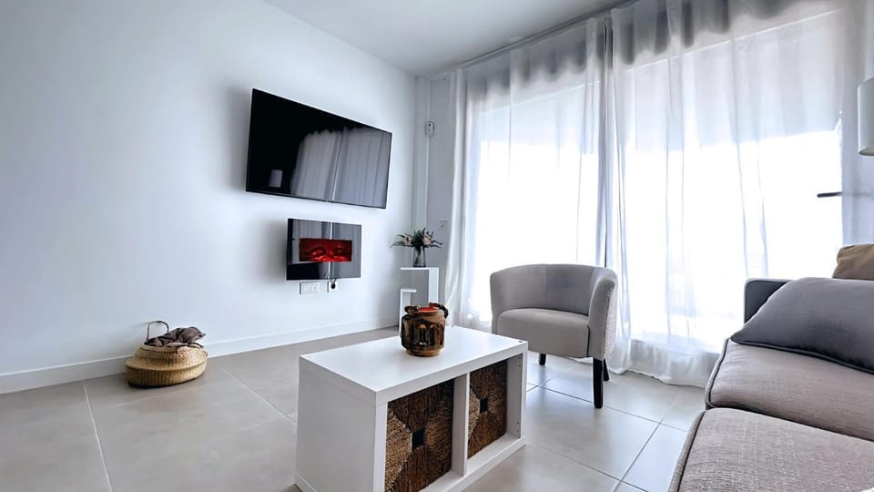 TV and multimedia, Living room, fireplace, flat iron