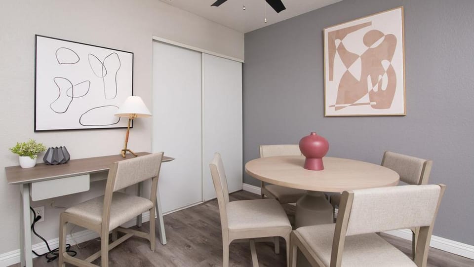 Landing - Modern Apartment with Amazing Amenities (ID8704X95) Apartment in Redlands