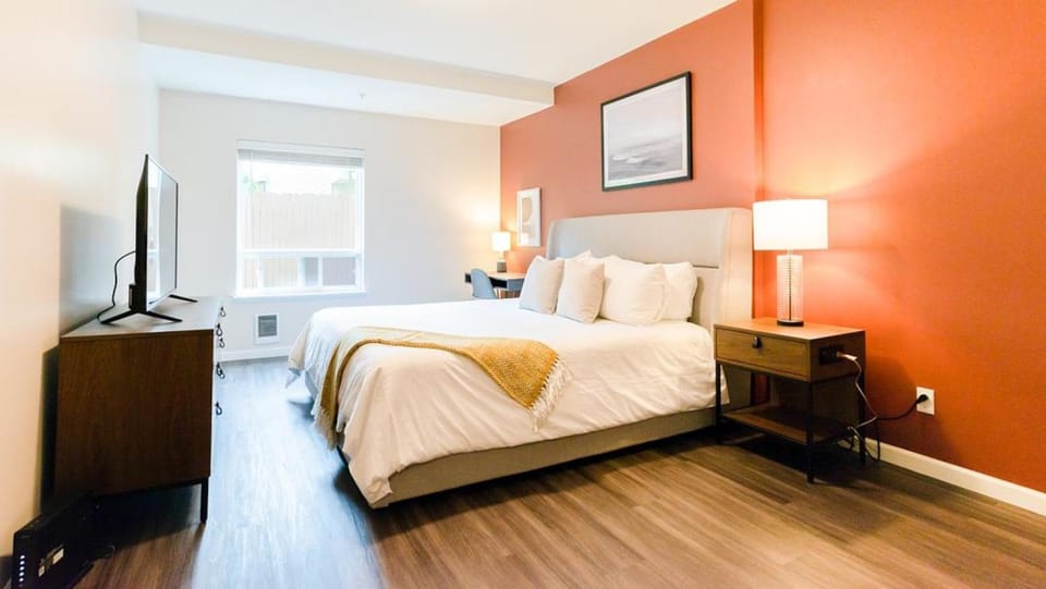 Landing - Modern Apartment with Amazing Amenities (ID2488X99) Apartment in Ballard