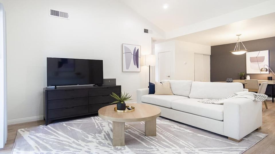 Landing - Modern Apartment with Amazing Amenities (ID1193X079) Apartment in Redlands