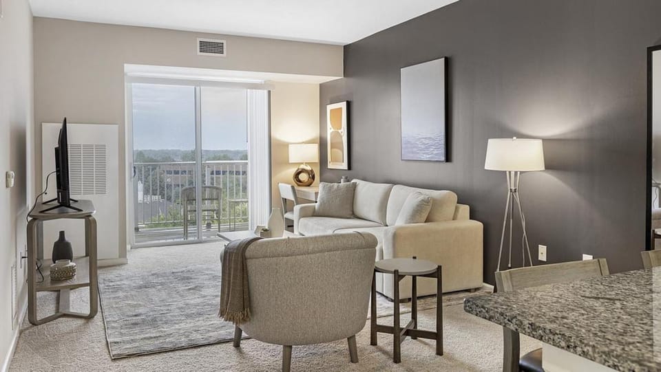 Landing - Modern Apartment with Amazing Amenities (ID8451X34) Apartment in Worthington