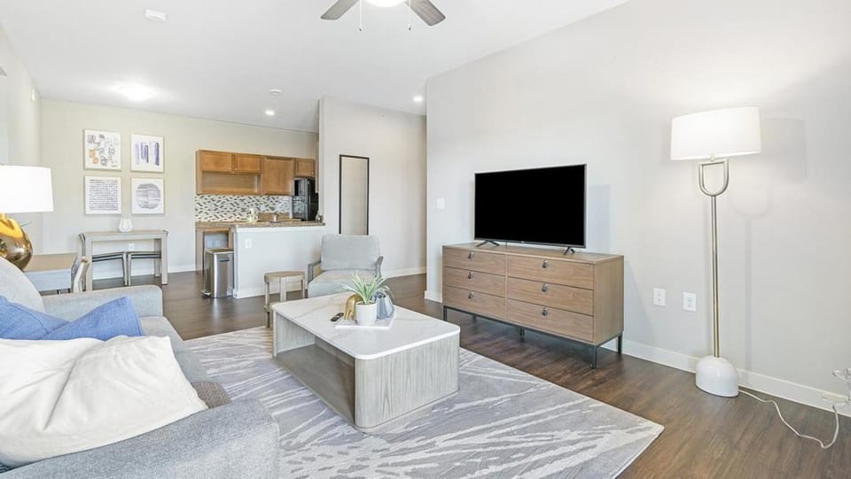 Landing - Modern Apartment with Amazing Amenities (ID9888X06) Apartment in San Antonio