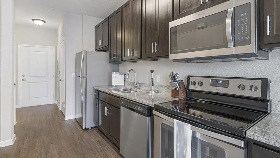 Landing - Modern Apartment with Amazing Amenities (ID1326X971) Apartment in Orlando