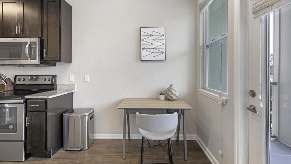 Landing - Modern Apartment with Amazing Amenities (ID1326X971) Apartment in Orlando