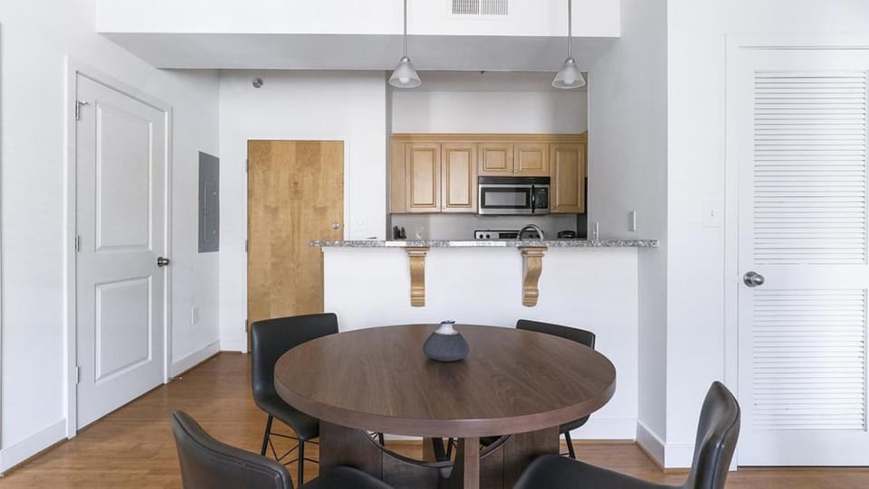 Landing - Modern Apartment with Amazing Amenities (ID9257X92) Apartment in Church Hill