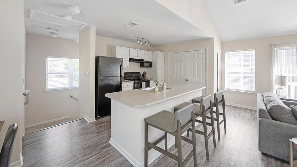 Landing - Modern Apartment with Amazing Amenities (ID6690X67) Apartment in Mount Juliet