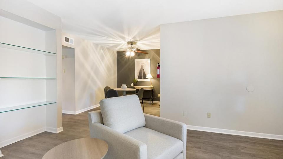 Landing - Modern Apartment with Amazing Amenities (ID9254X75) Apartment in Houston