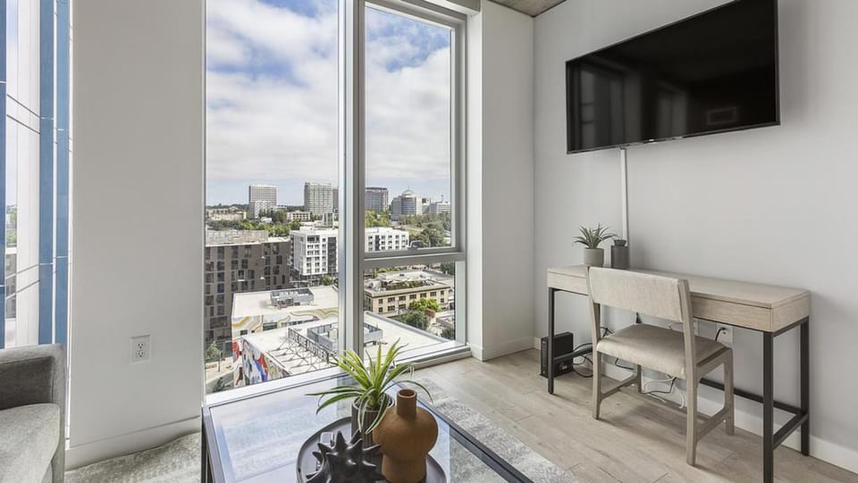 Landing - Modern Apartment with Amazing Amenities (ID1187X358) Apartment in Portland
