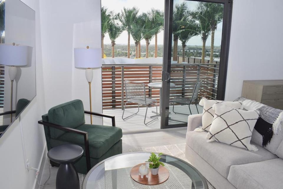 Landing - Modern Apartment with Amazing Amenities (ID7202) Apartment in Pompano Beach