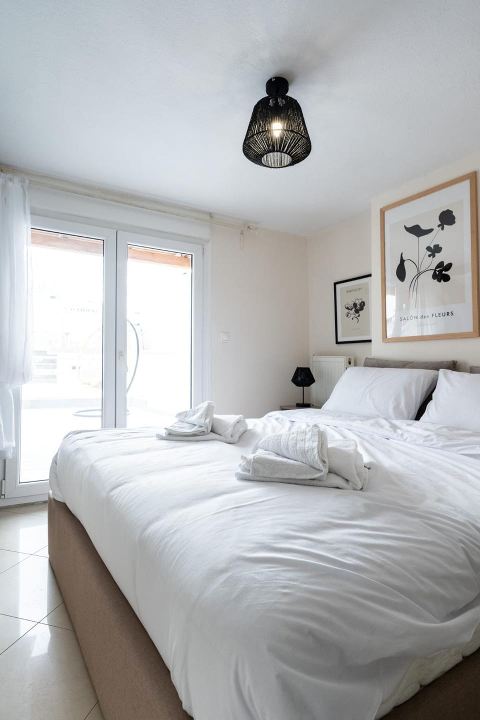 Bed, Photo of the whole room, Decorative detail, Bedroom, towels