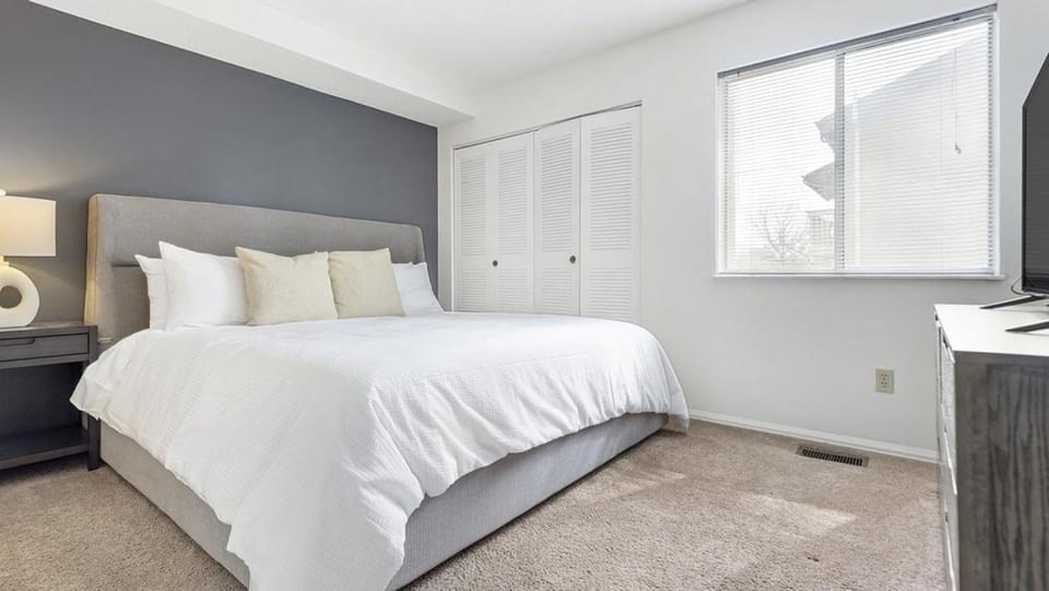 Landing - Modern Apartment with Amazing Amenities (ID9305X02) Apartment in Valley Park