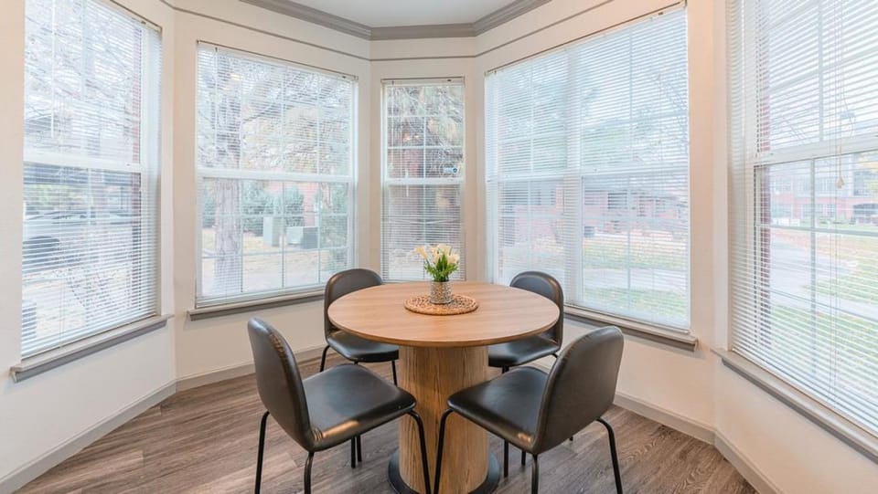 Landing - Modern Apartment with Amazing Amenities (ID8879) Apartment in Denver