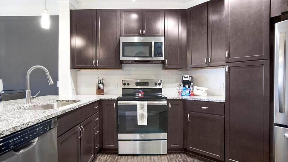Landing - Modern Apartment with Amazing Amenities (ID8773X45) Apartment in Matthews