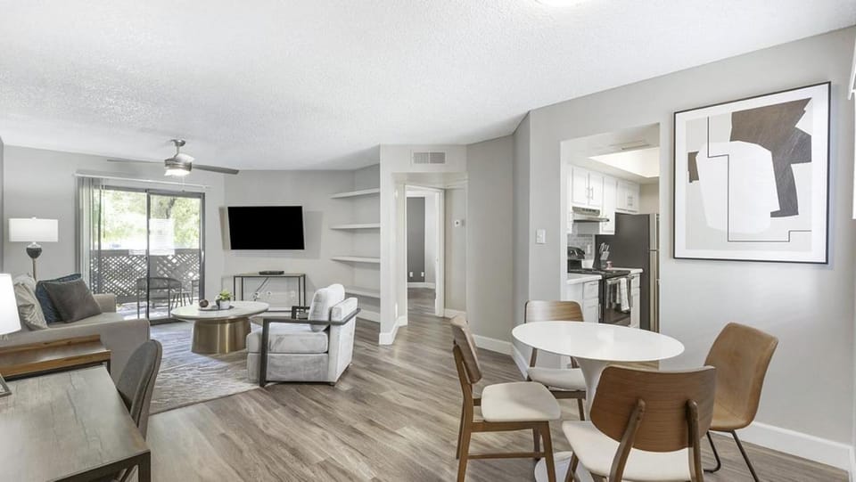 Landing - Modern Apartment with Amazing Amenities (ID2750X66) Apartment in Glendale