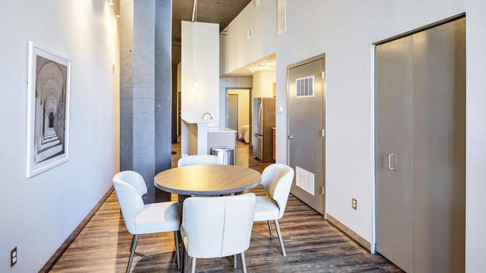 Landing - Modern Apartment with Amazing Amenities (ID8437X65) Apartment in Omaha
