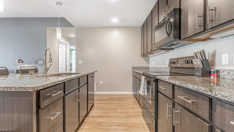 Landing - Modern Apartment with Amazing Amenities (ID7488X29) Apartment in Cape Coral