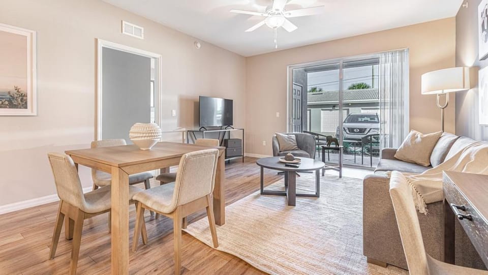 Landing - Modern Apartment with Amazing Amenities (ID7488X29) Apartment in Cape Coral