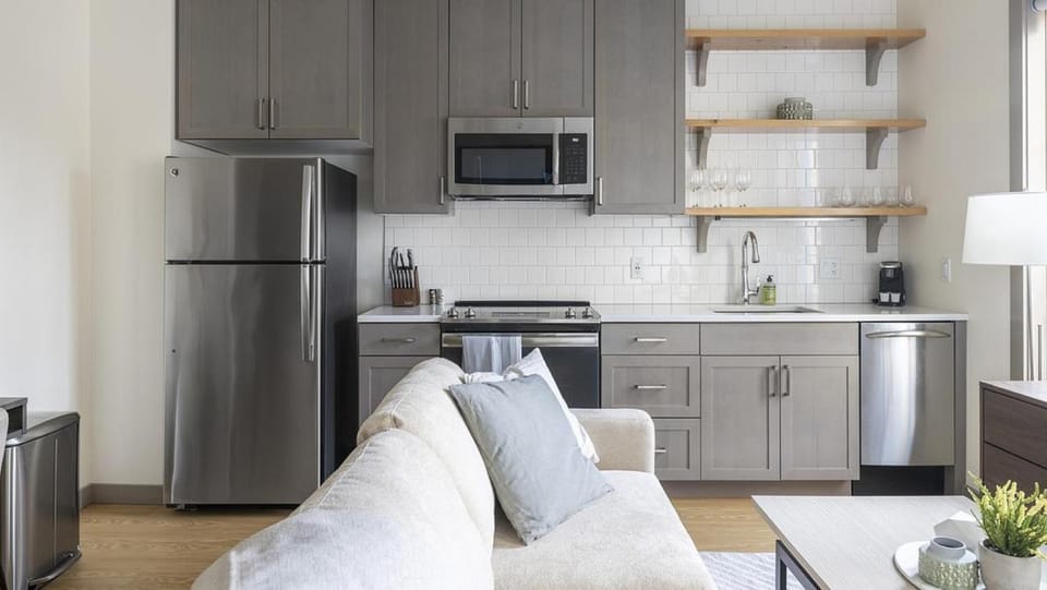 Landing - Modern Apartment with Amazing Amenities (ID1221X363) Apartment in Portland