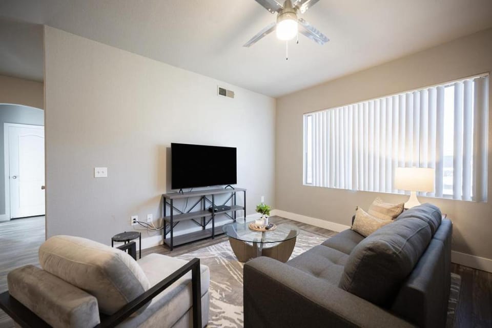 Landing - Modern Apartment with Amazing Amenities (ID2855X68) Apartment in Phoenix