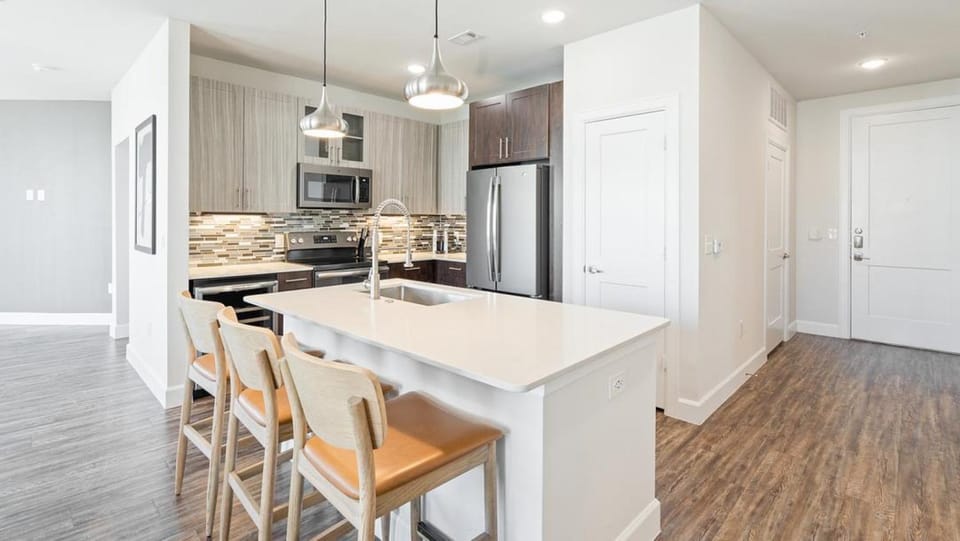 Landing - Modern Apartment with Amazing Amenities (ID2870X57) Apartment in The Colony