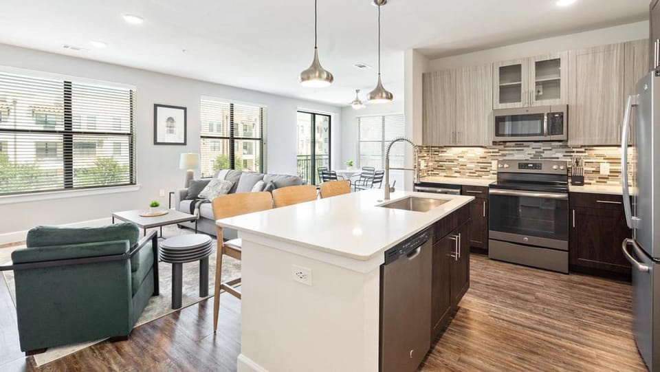 Landing - Modern Apartment with Amazing Amenities (ID2870X57) Apartment in The Colony