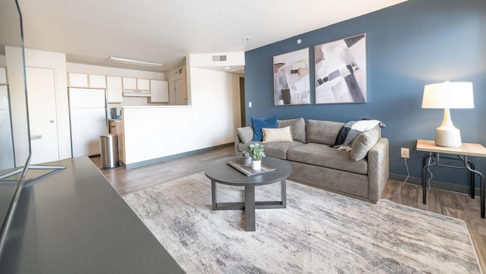 Landing - Modern Apartment with Amazing Amenities (ID7250X84) Apartment in Rio Rancho