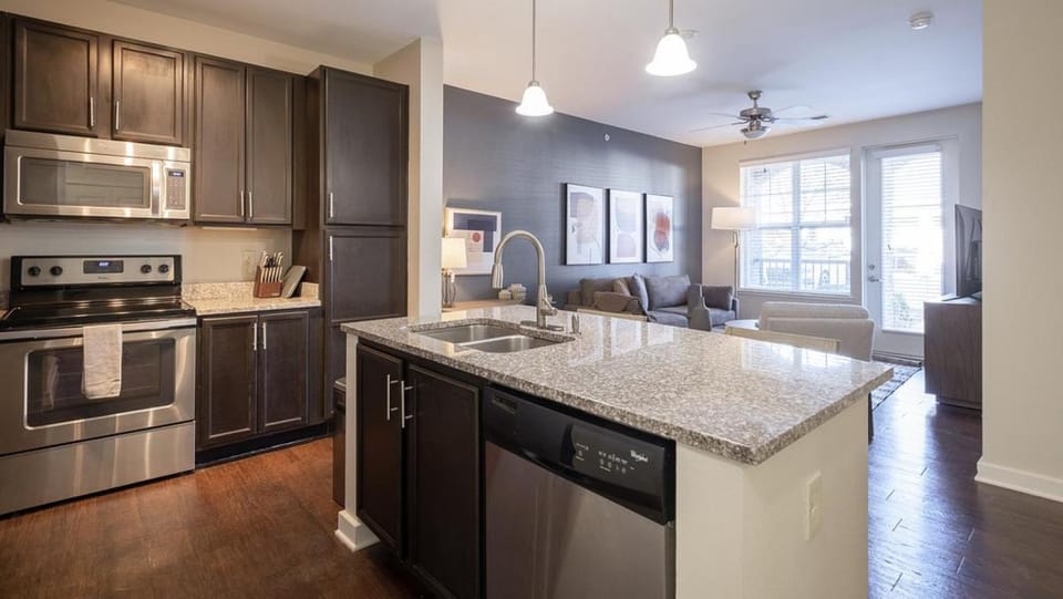 Landing - Modern Apartment with Amazing Amenities (ID5548X77) Apartment in Homewood