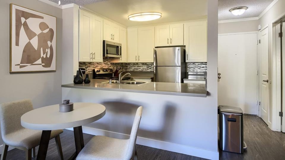 Landing - Modern Apartment with Amazing Amenities (ID9012X52) Apartment in Playa Del Rey