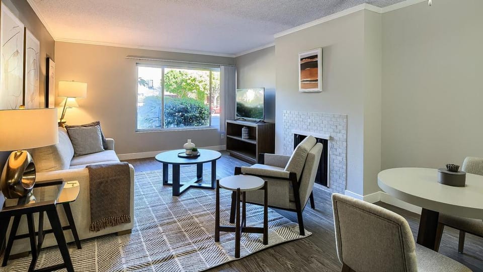 Landing - Modern Apartment with Amazing Amenities (ID9012X52) Apartment in Playa Del Rey