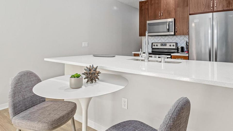 Landing - Modern Apartment with Amazing Amenities (ID8458X97) Apartment in Maplewood