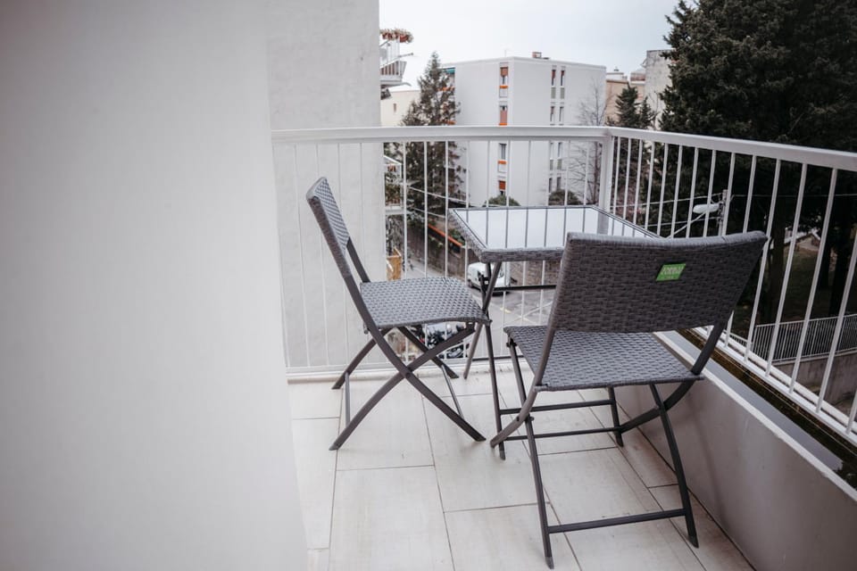 Balcony/Terrace, Dining area