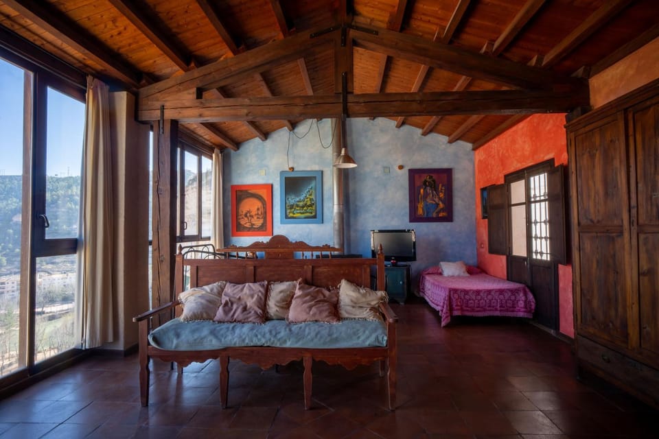 Communal lounge/ TV room