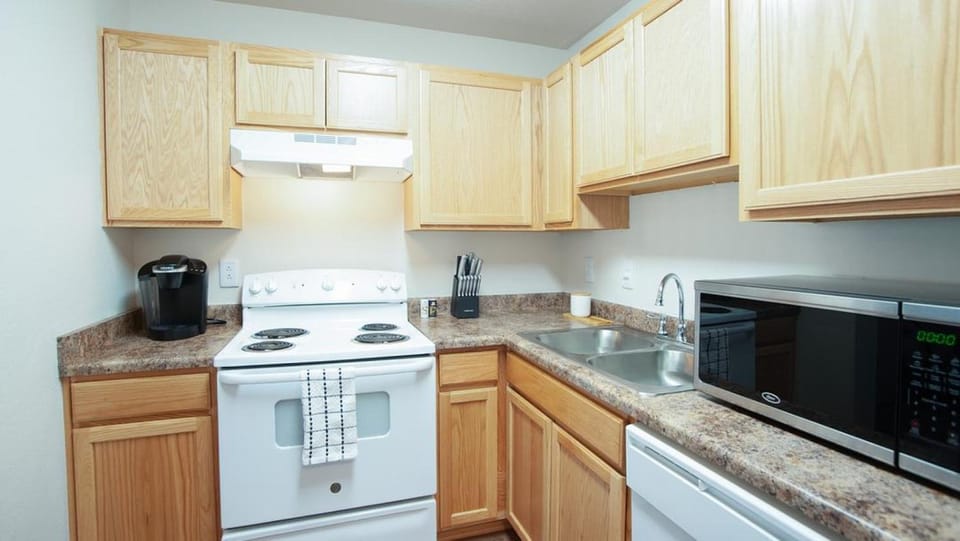 Landing - Modern Apartment with Amazing Amenities (ID6750X71) Apartment in Rio Rancho