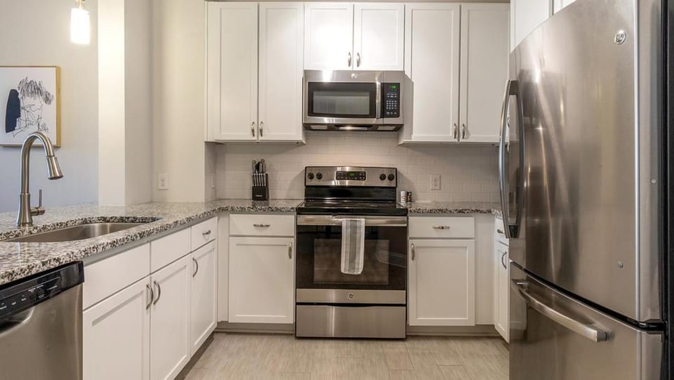 Landing - Modern Apartment with Amazing Amenities (ID8773X71) Apartment in Matthews