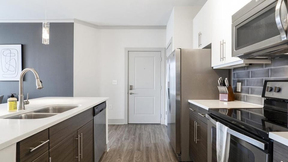 Landing - Modern Apartment with Amazing Amenities (ID2723X66) Apartment in Short Pump