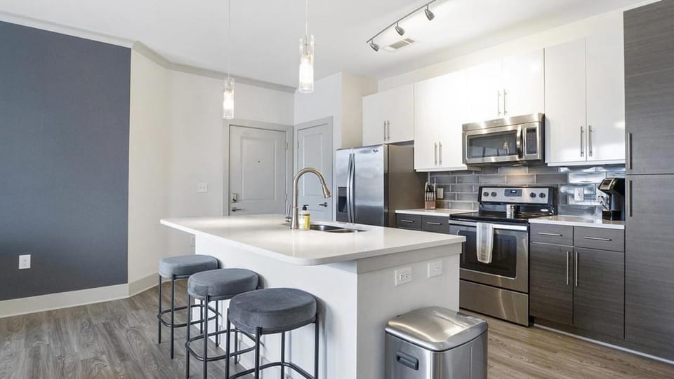 Landing - Modern Apartment with Amazing Amenities (ID2723X66) Apartment in Short Pump