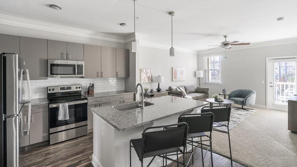 Landing - Modern Apartment with Amazing Amenities (ID1282X159) Apartment in Cary